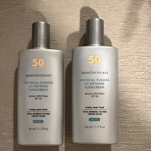 SkinCeuticals UV Defense Sunscreen SPF 50 - Silver and Blue